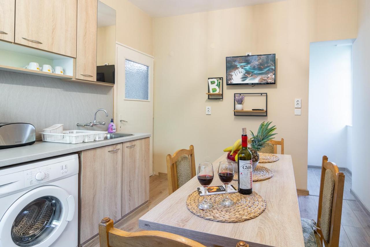 Daire Madrid 2bdr W Free Parking Near Metro, Serdika Mall