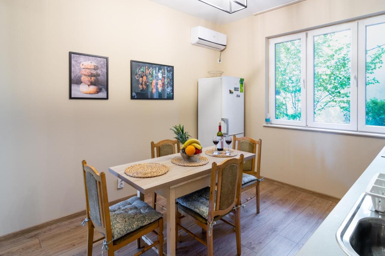 Daire Madrid 2bdr W Free Parking Near Metro, Serdika Mall