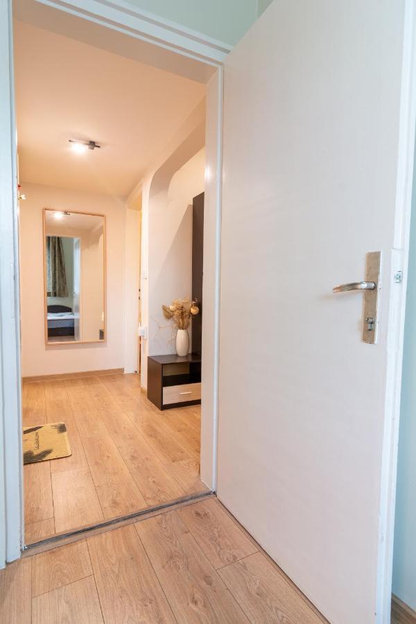 Daire Madrid 2bdr W Free Parking Near Metro, Serdika Mall *