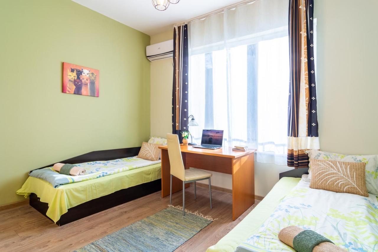 Madrid 2bdr W Free Parking Near Metro, Serdika Mall Daire Sofya