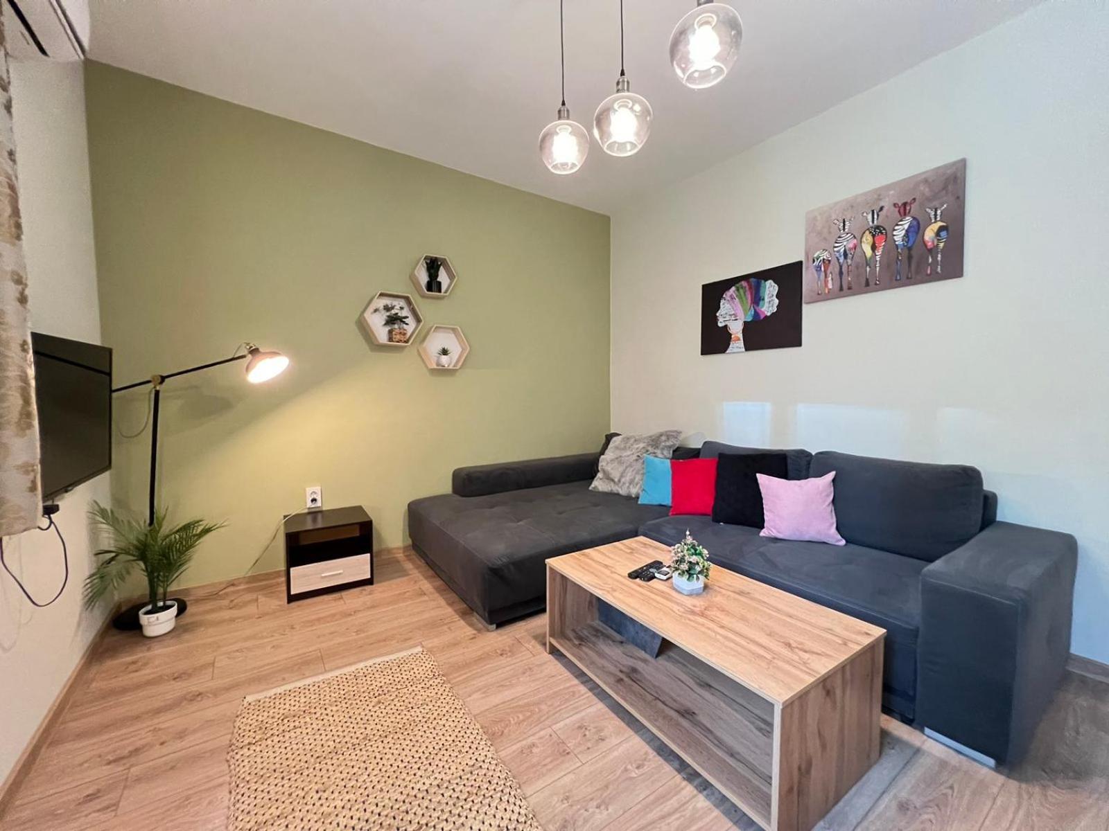 Madrid 2bdr W Free Parking Near Metro, Serdika Mall Daire *