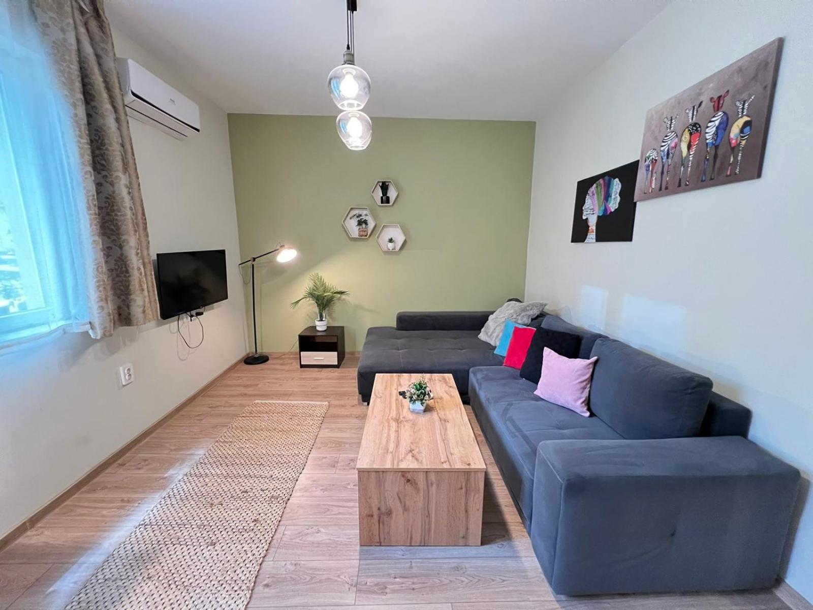 Daire Madrid 2bdr W Free Parking Near Metro, Serdika Mall